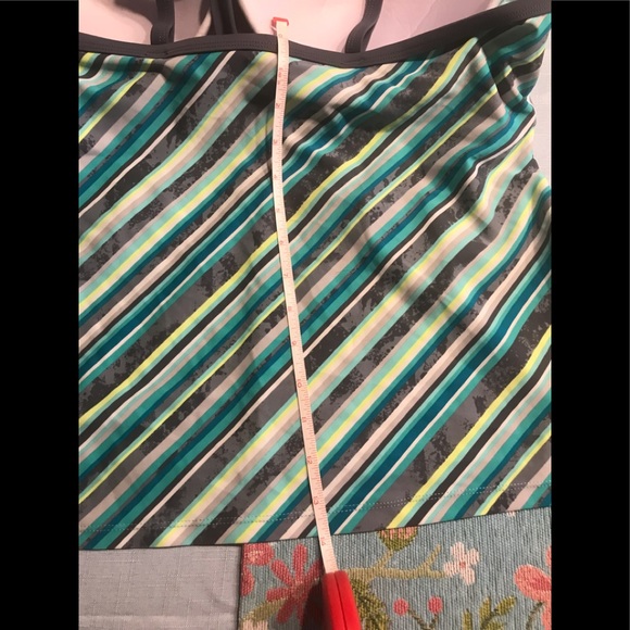 GUC Free Country Women’s plus sized 16w -18w swim striped & padded Tankini top. - Picture 7 of 10